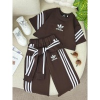طقم بناتي ناعم 3016960