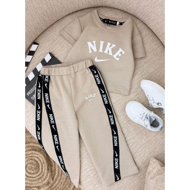 طقم بناتي ناعم 3017180