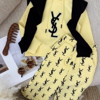 طقم بناتي ناعم 3017610