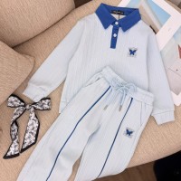 طقم بناتي ناعم 3017741