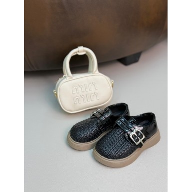 حذاء بناتي مميز 2015748