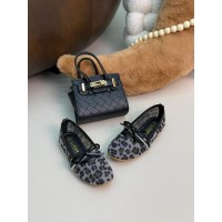 حذاء بناتي مميز 2015754