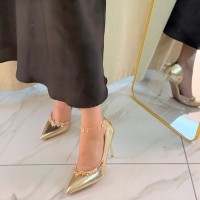 كعب نسائي ناعم 2015876