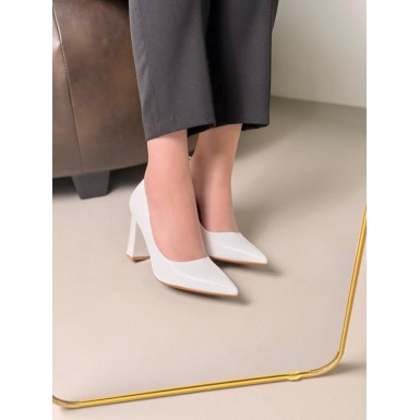 كعب نسائي ناعم 2015899