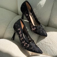 كعب نسائي ناعم 2016154