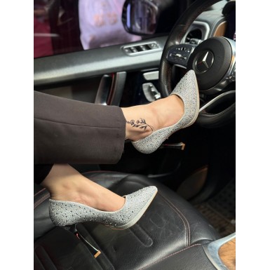 كعب نسائي ناعم 2014744