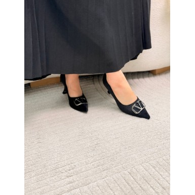 كعب نسائي ناعم 2015097