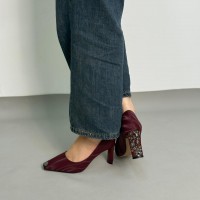 كعب نسائي ناعم 2015254