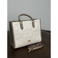 حقيبة نسائية مميزه 2015299 حقيبة نسائية مميزه 2015299