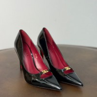 كعب نسائي ناعم 2015333