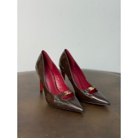 كعب نسائي ناعم 2015335 كعب نسائي ناعم 2015335