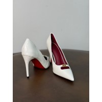 كعب نسائي ناعم 2015336