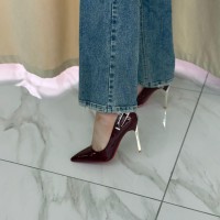 كعب نسائي ناعم 2015418