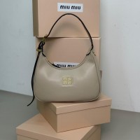 حقيبة نسائية مميزه 2015519