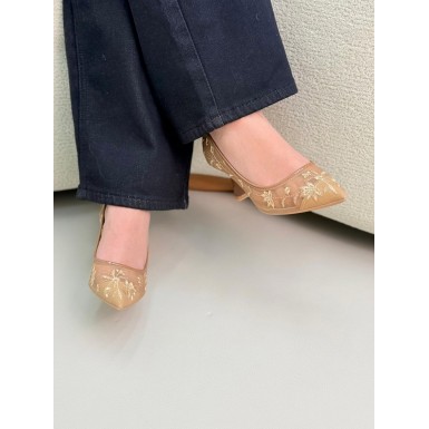 كعب نسائي ناعم 2015686