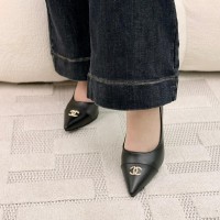 كعب نسائي ناعم 2015688