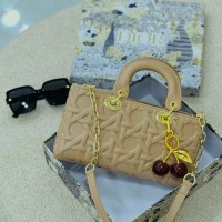 حقيبة نسائية مميزه 2013838