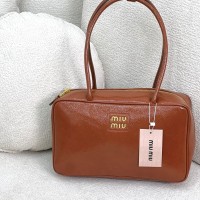 حقيبة نسائية مميزه 2014317